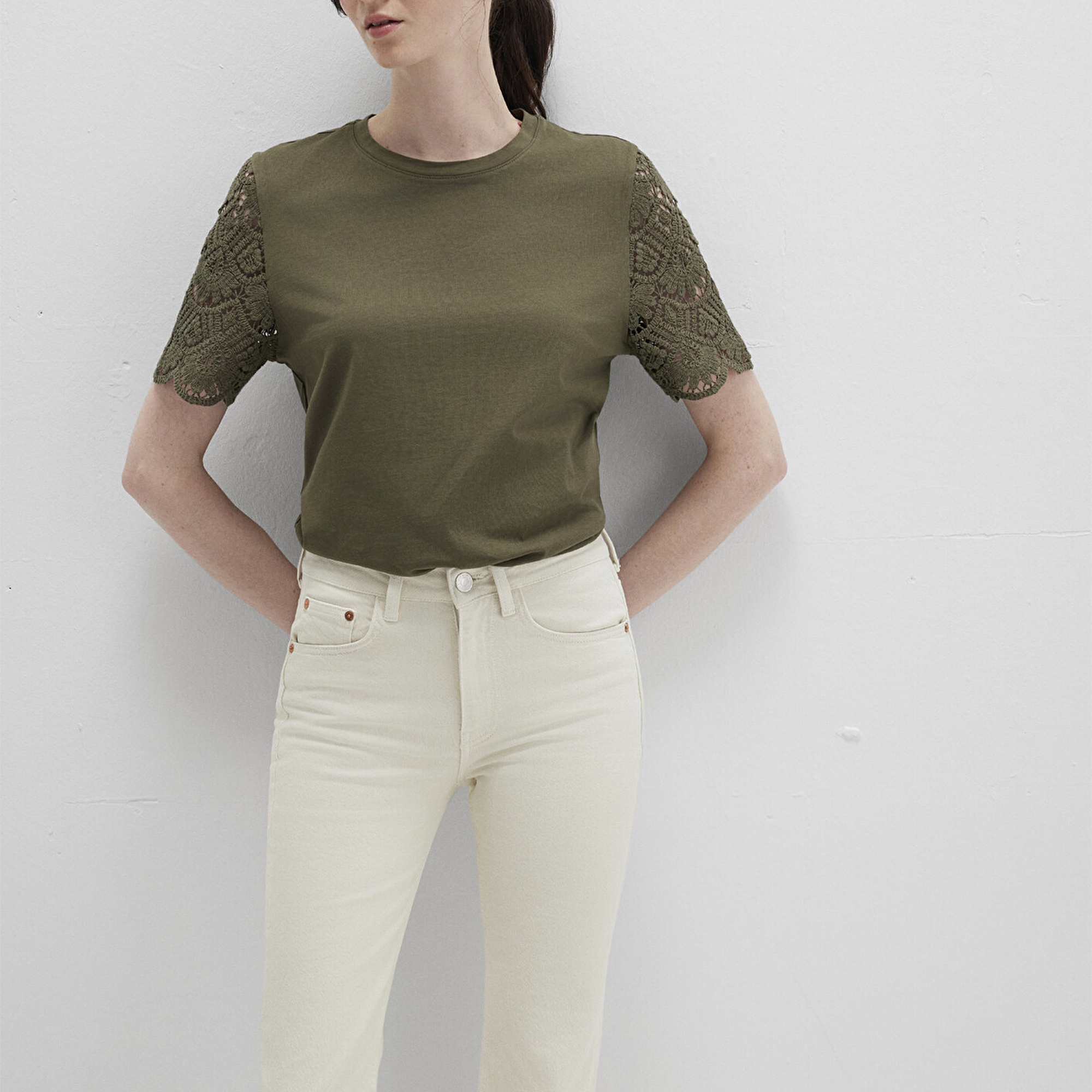 Mavi Dantel Detaylı Haki Tişört Regular Fit / Normal Kesim 1613515-71549