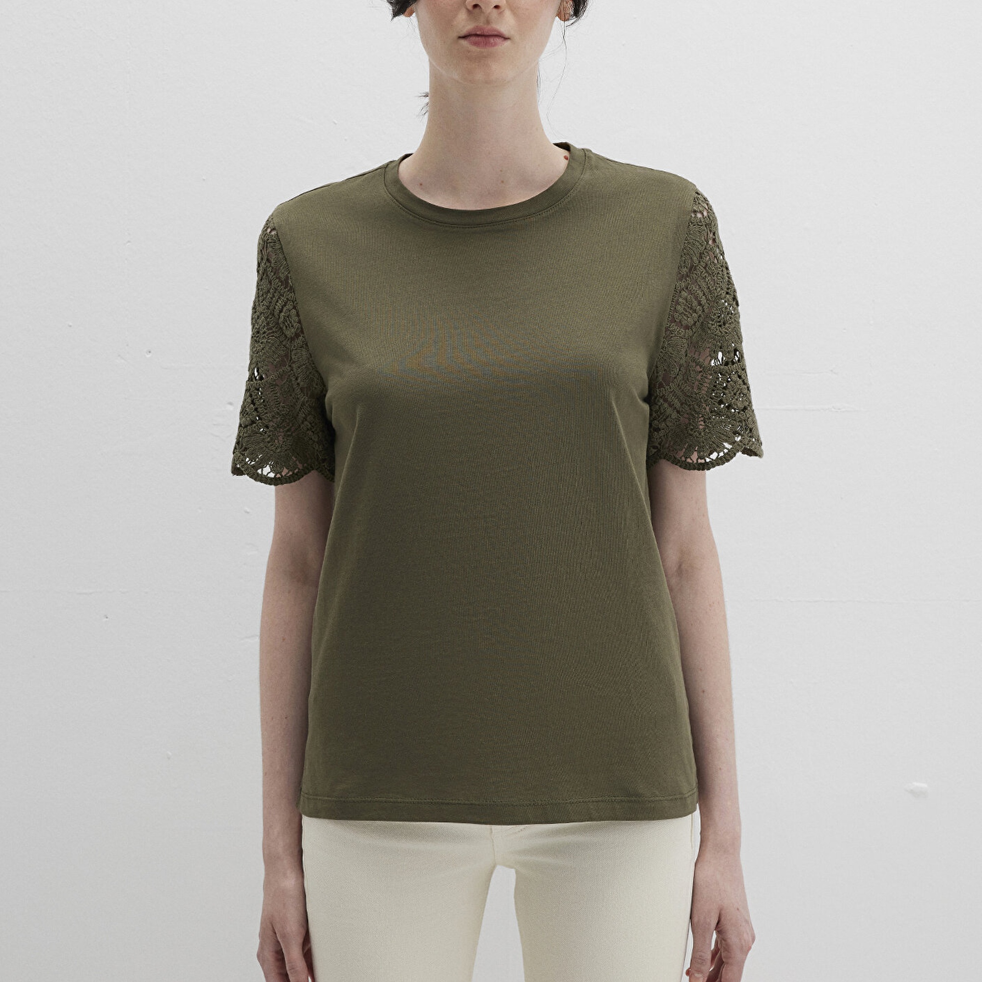 Mavi Dantel Detaylı Haki Tişört Regular Fit / Normal Kesim 1613515-71549