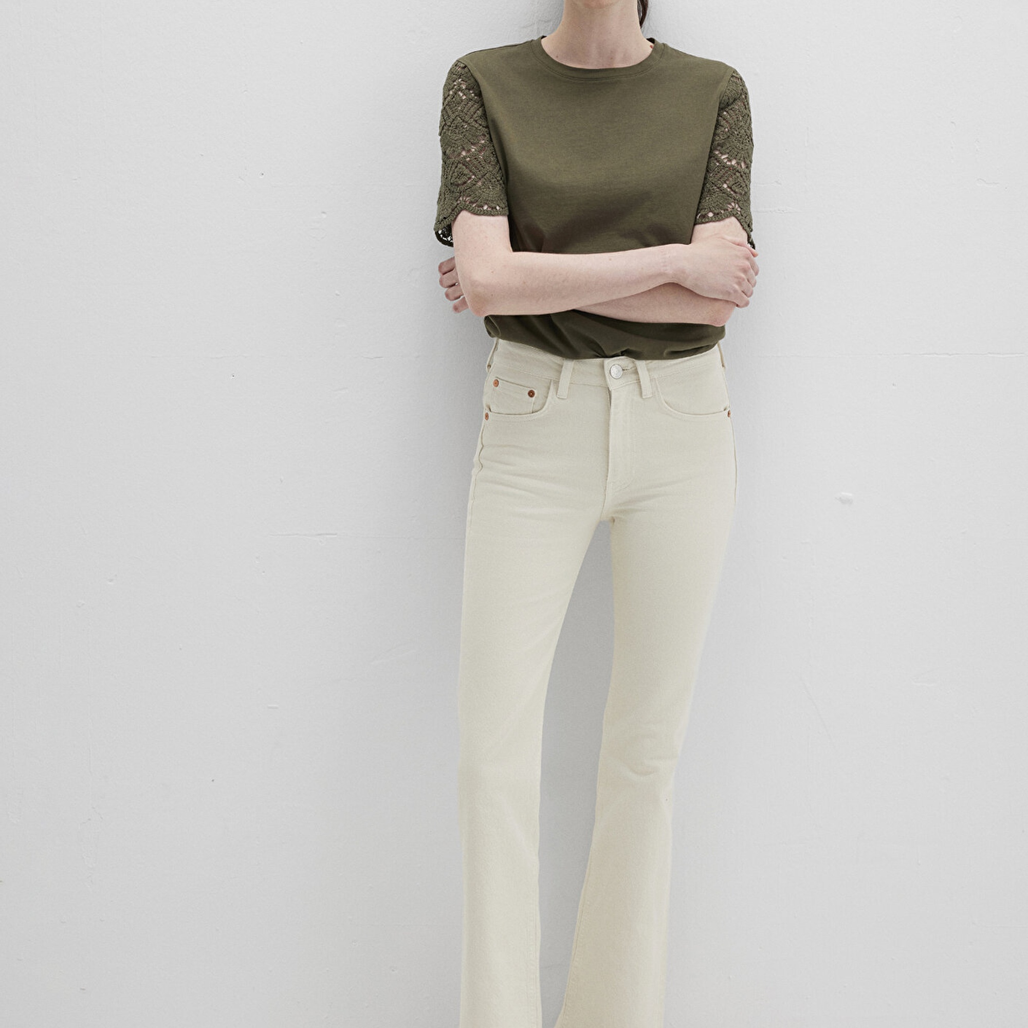 Mavi Dantel Detaylı Haki Tişört Regular Fit / Normal Kesim 1613515-71549