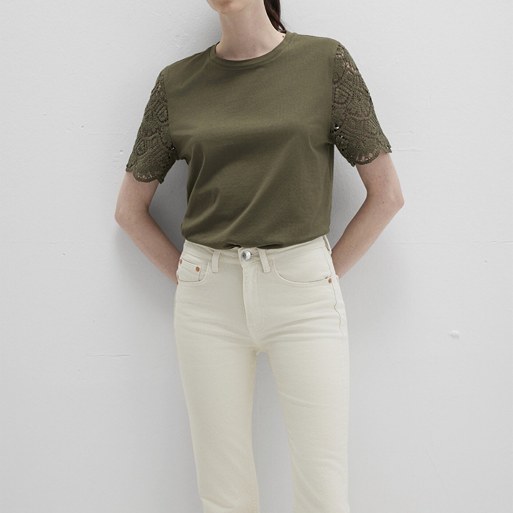 Mavi Dantel Detaylı Haki Tişört Regular Fit / Normal Kesim 1613515-71549