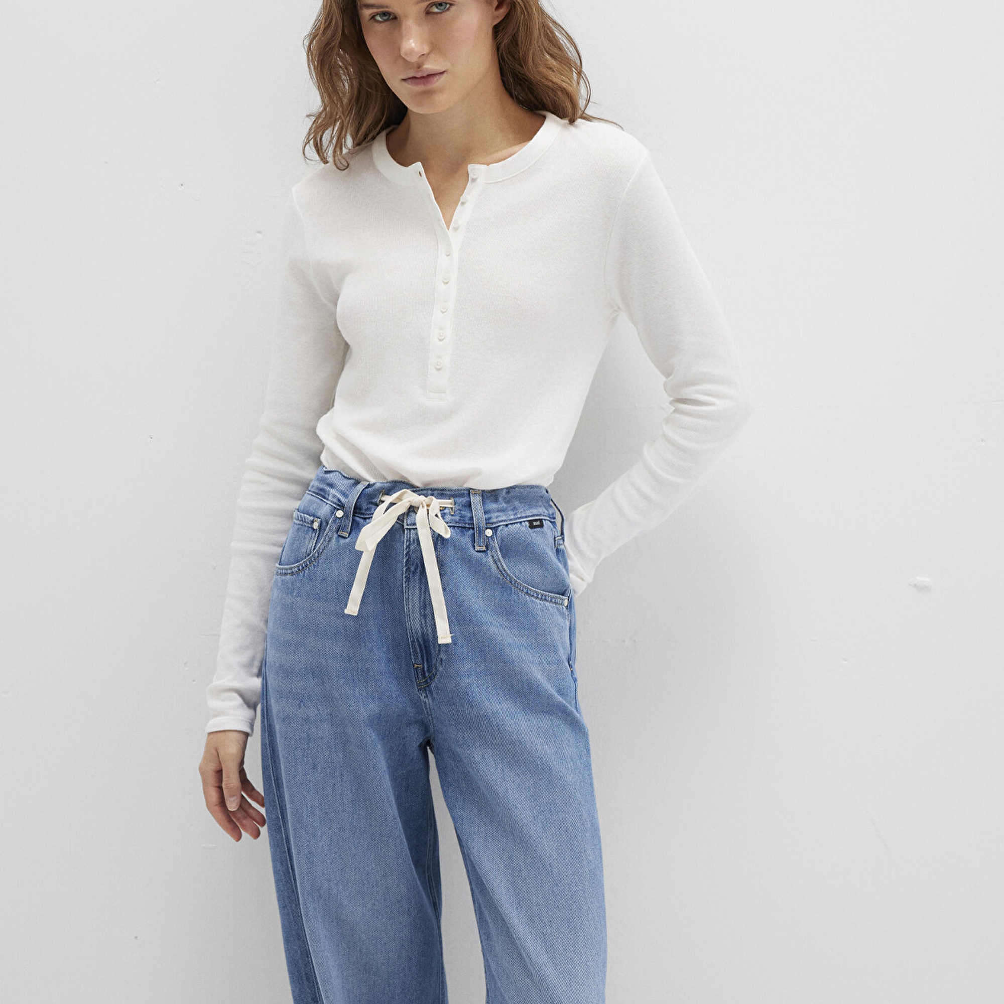 Mavi Düğme Detaylı Ekru Tişört Slim Fit / Dar Kesim 1613401-70057