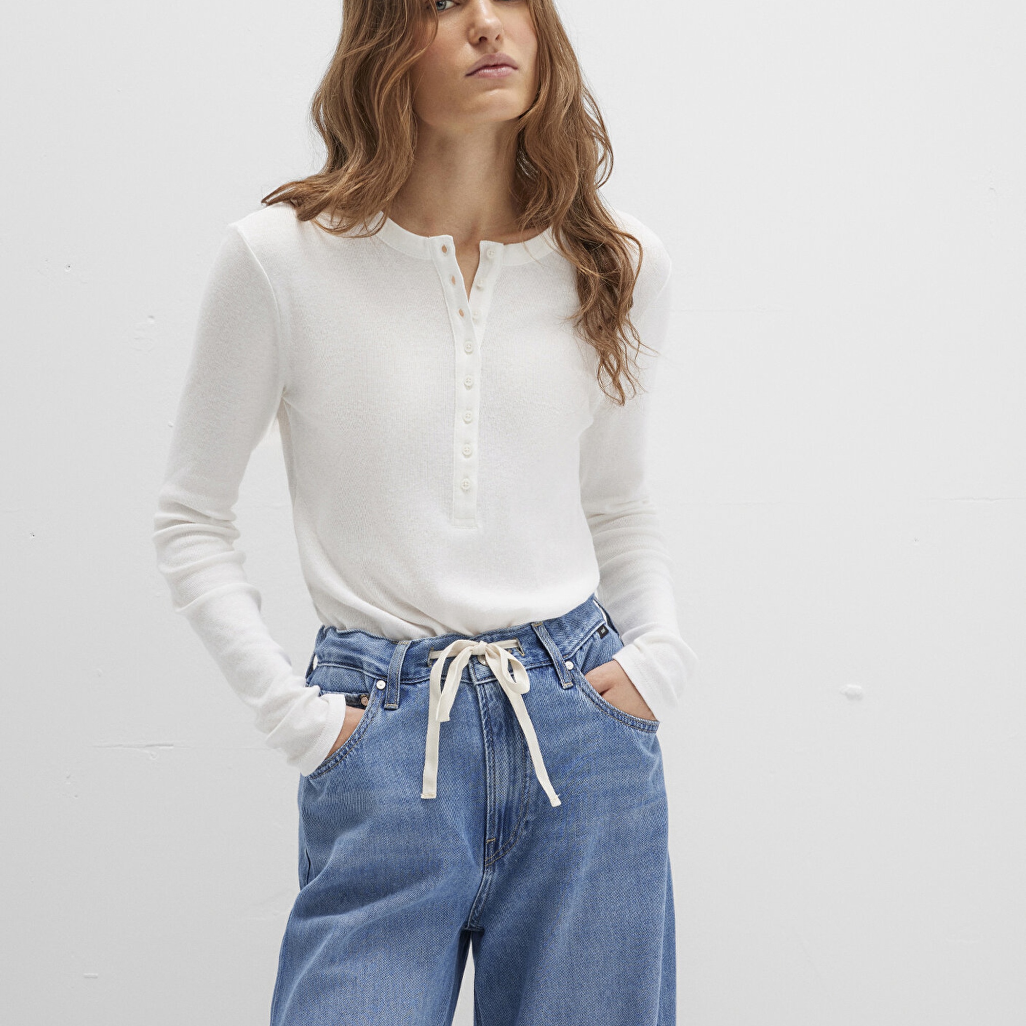 Mavi Düğme Detaylı Ekru Tişört Slim Fit / Dar Kesim 1613401-70057