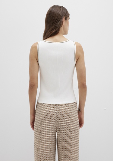  Mavi Dikiş Detaylı Beyaz Top Fitted / Vücuda Oturan Kesim 1613338-70057