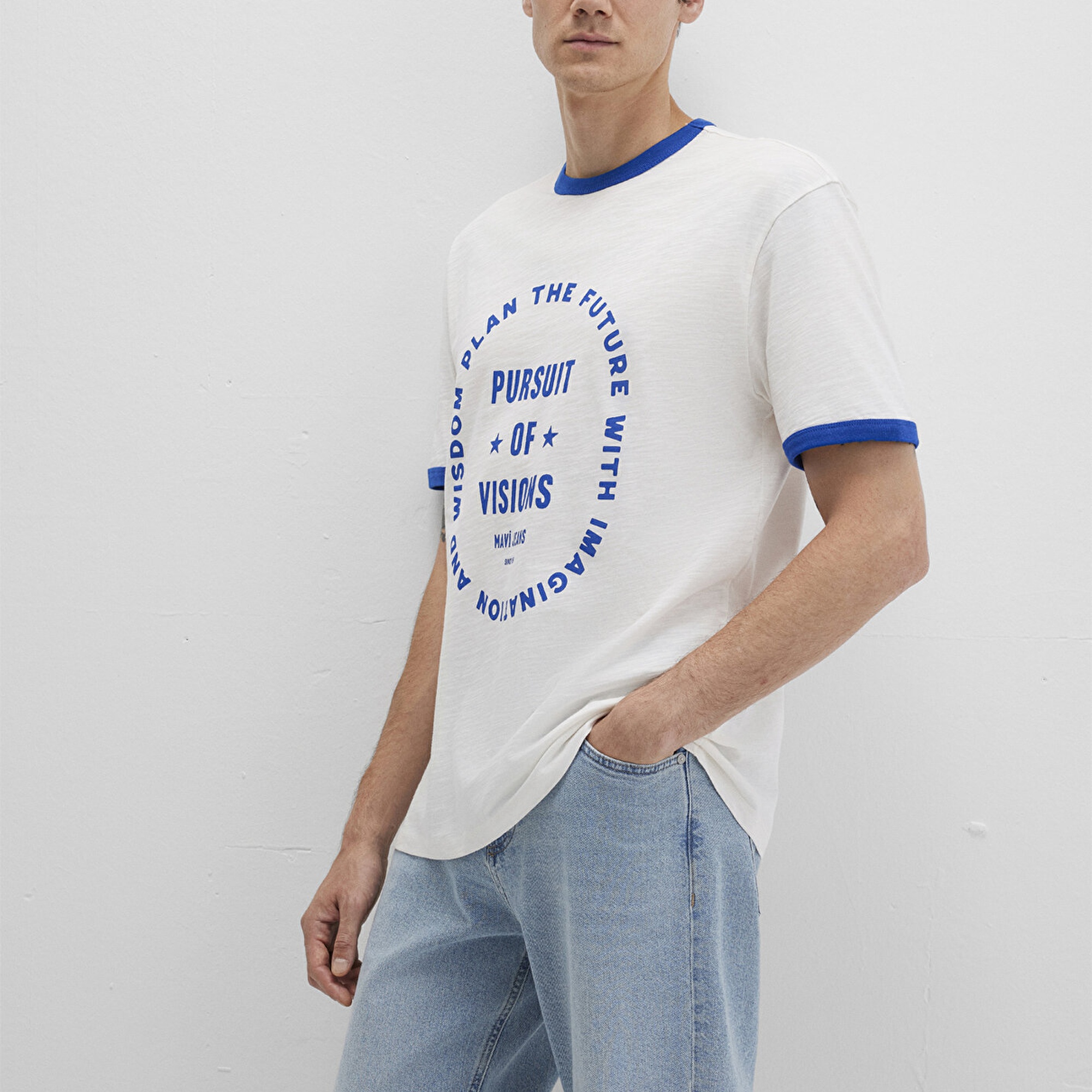 Mavi Biye Detaylı Beyaz Tişört Loose Fit / Bol Rahat Kesim 0612954-70057