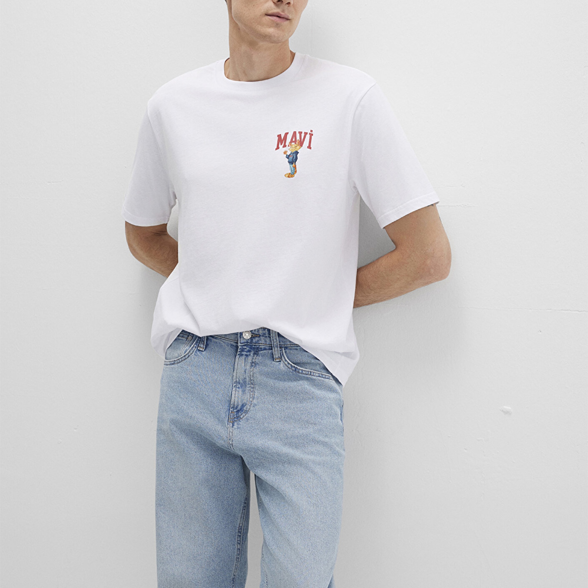 Mavi Mavi Kedi Baskılı Beyaz Tişört Loose Fit / Bol Rahat Kesim 0612861-620
