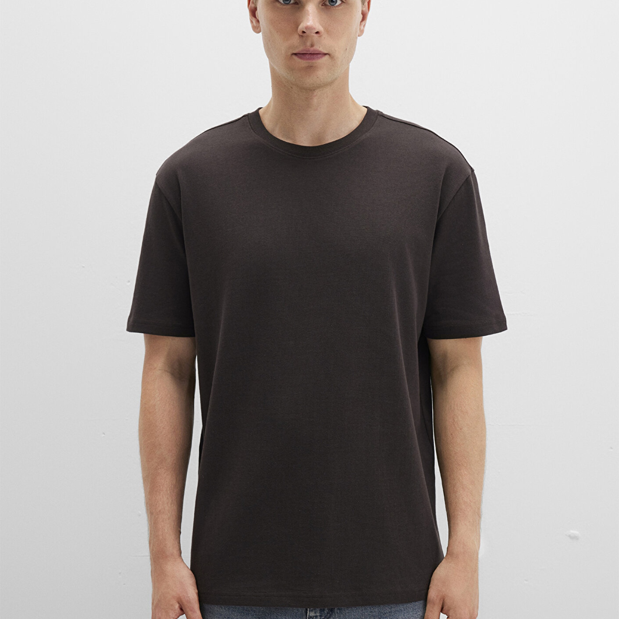 Mavi Bisiklet Yaka Kahverengi Basic Tişört Loose Fit / Bol Rahat Kesim 0611596-70219