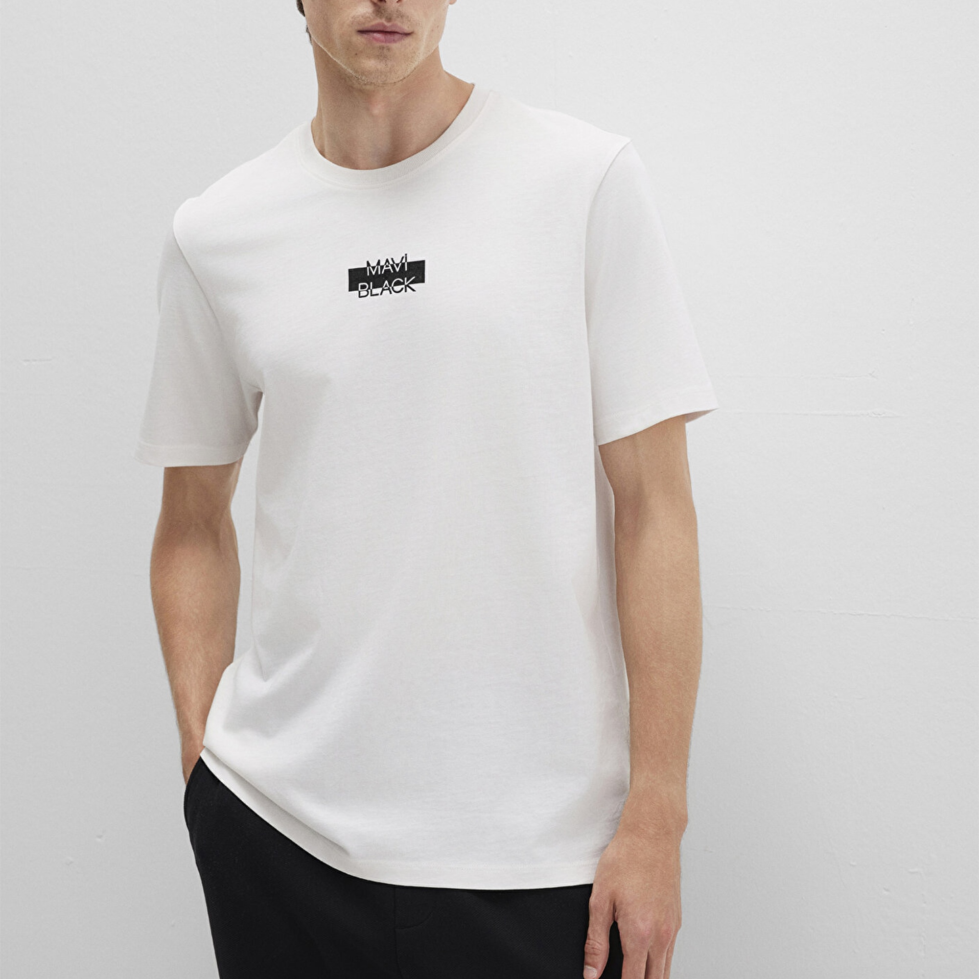 Mavi Mavi Black Beyaz Tişört Regular Fit / Normal Kesim 0612873-70057