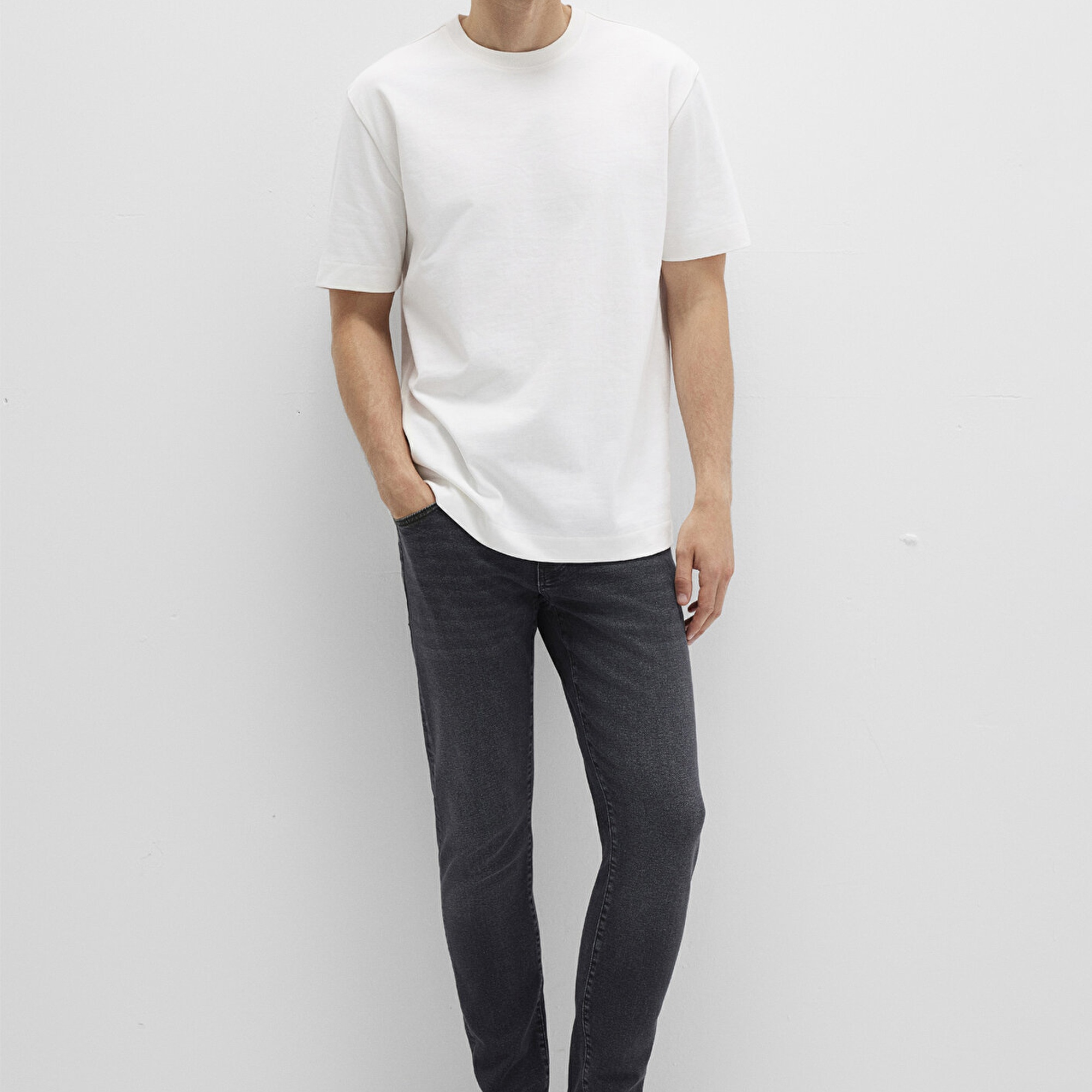 Mavi Bisiklet Yaka Ekru Basic Tişört Loose Fit / Bol Rahat Kesim 0612864-70057