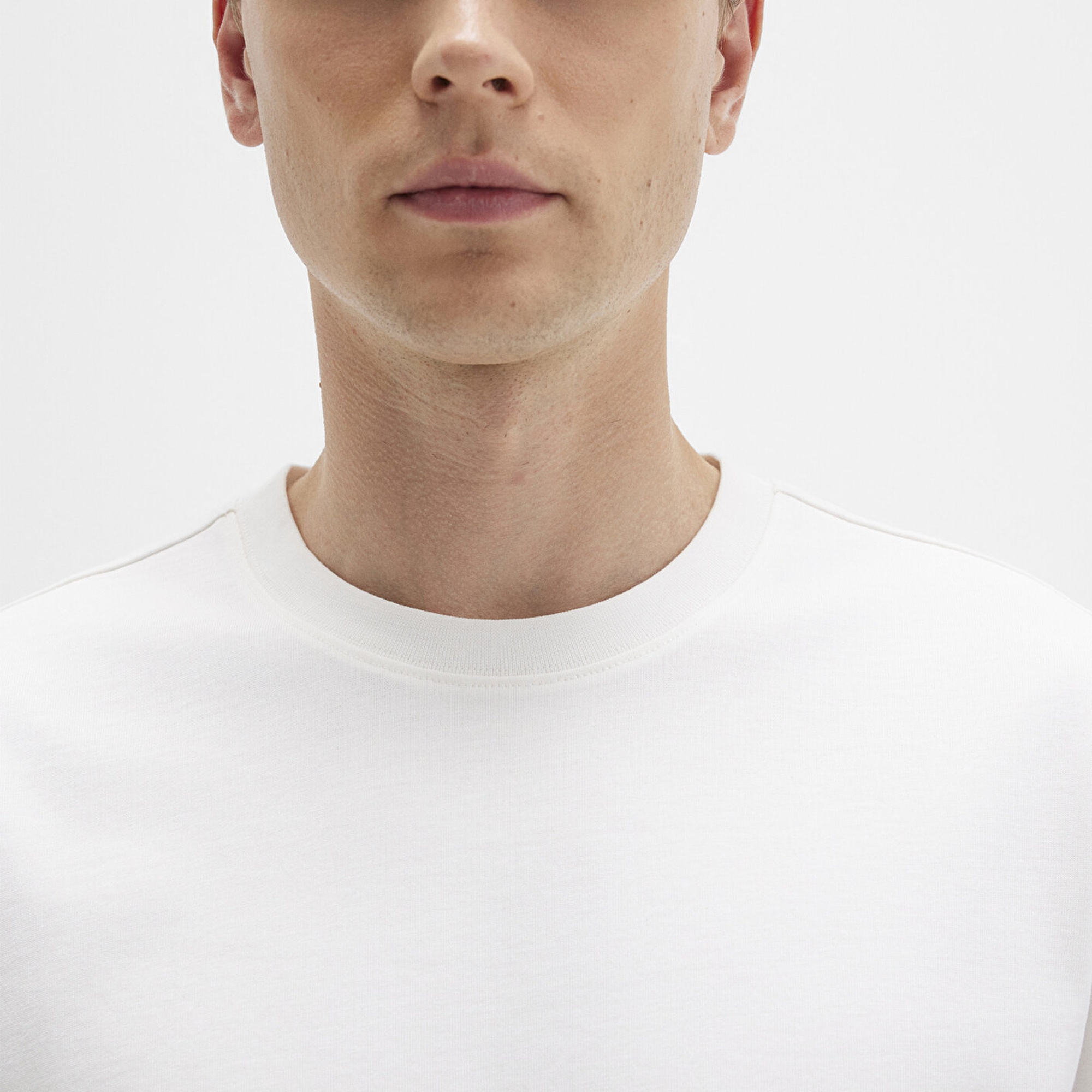 Mavi Bisiklet Yaka Ekru Basic Tişört Loose Fit / Bol Rahat Kesim 0612864-70057