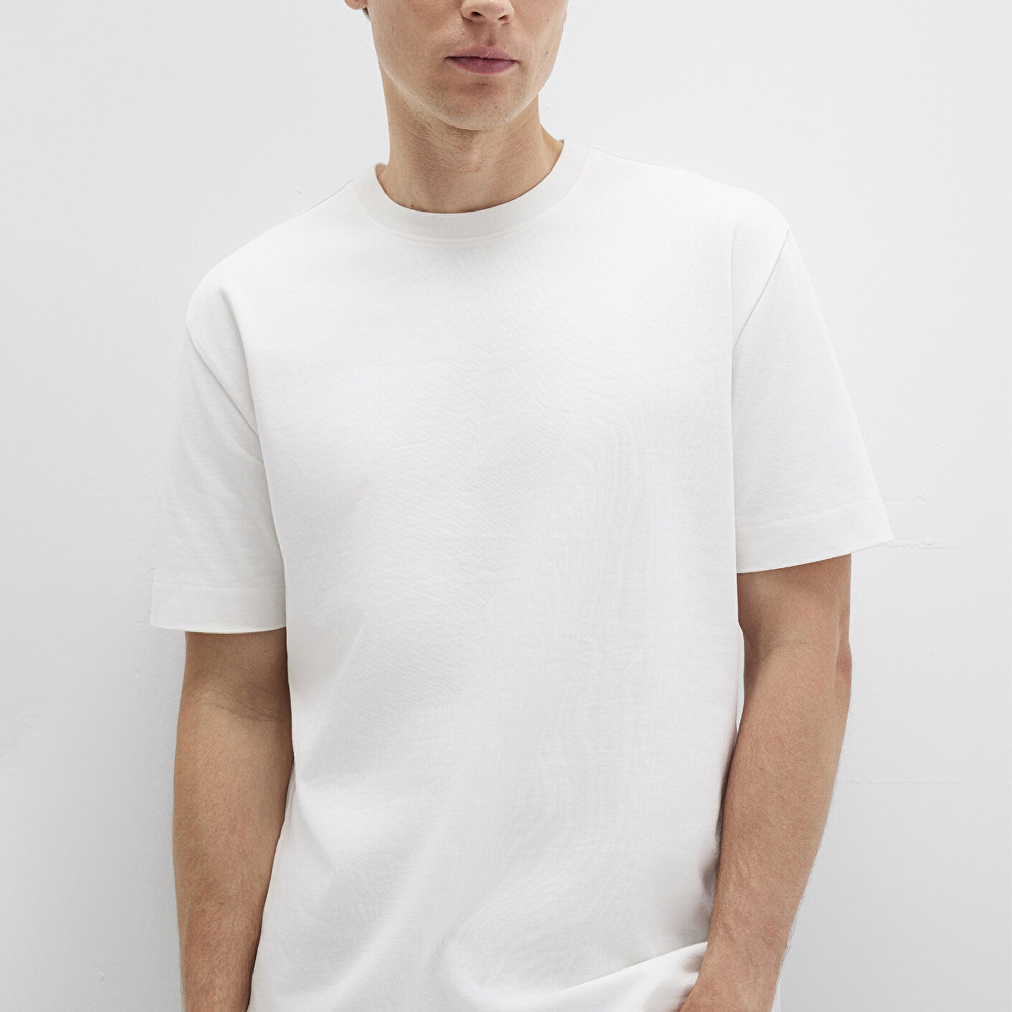 Mavi Bisiklet Yaka Ekru Basic Tişört Loose Fit / Bol Rahat Kesim 0612864-70057