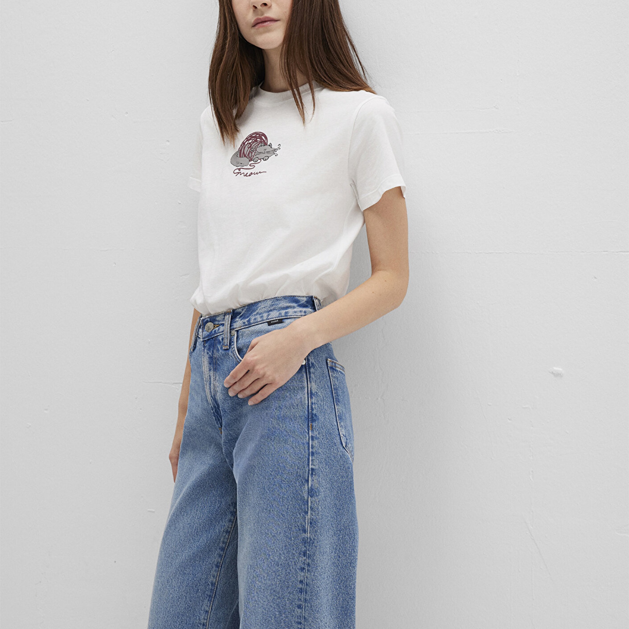 Mavi Kedi Baskılı Beyaz Tişört Semi Slim Fit / Yarı Dar Kesim 1613422-70057