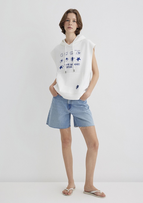  Mavi İndigo Turtles Baskılı Kapüşonlu Ekru Sweatshirt 1S10383-70057