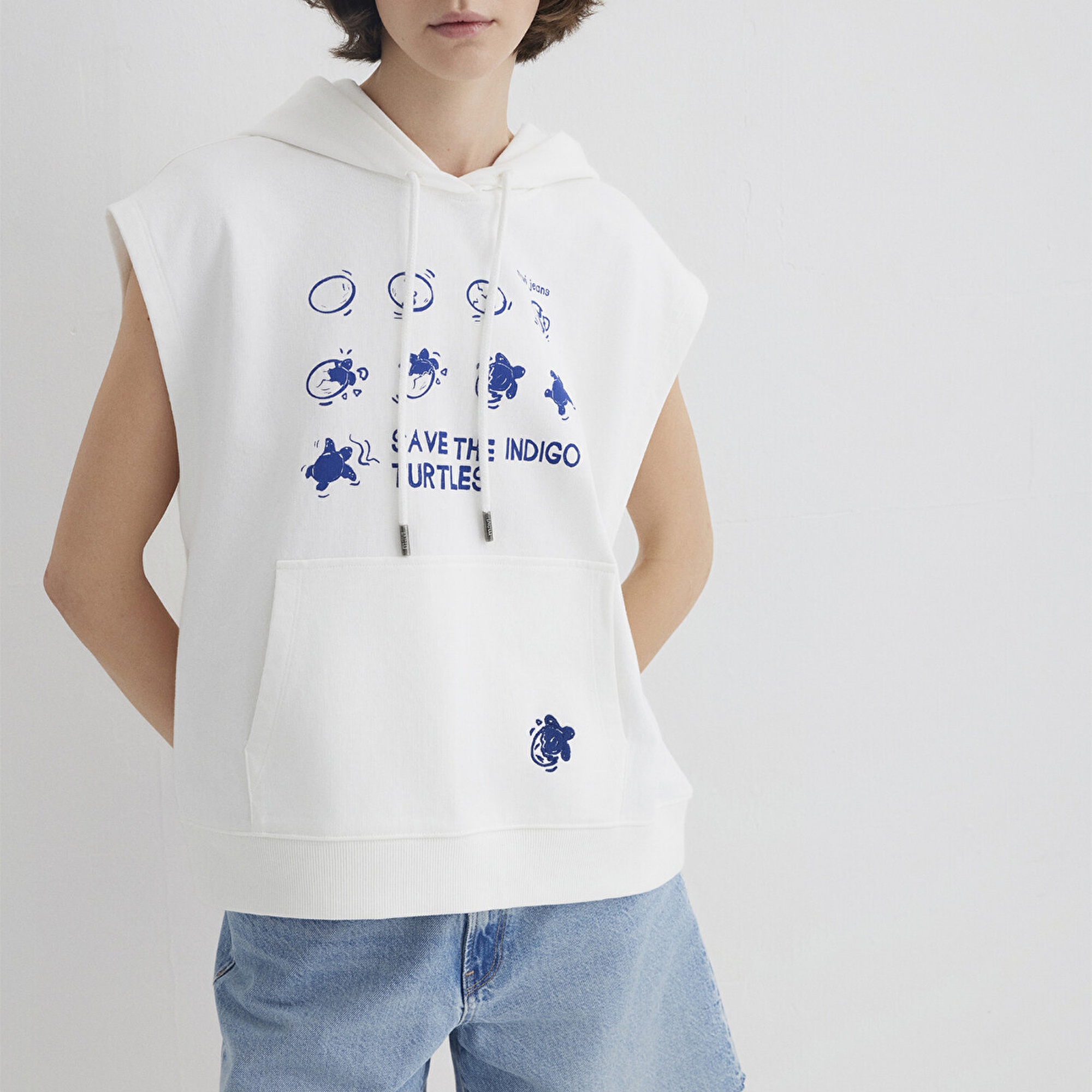 Mavi İndigo Turtles Baskılı Kapüşonlu Ekru Sweatshirt 1S10383-70057