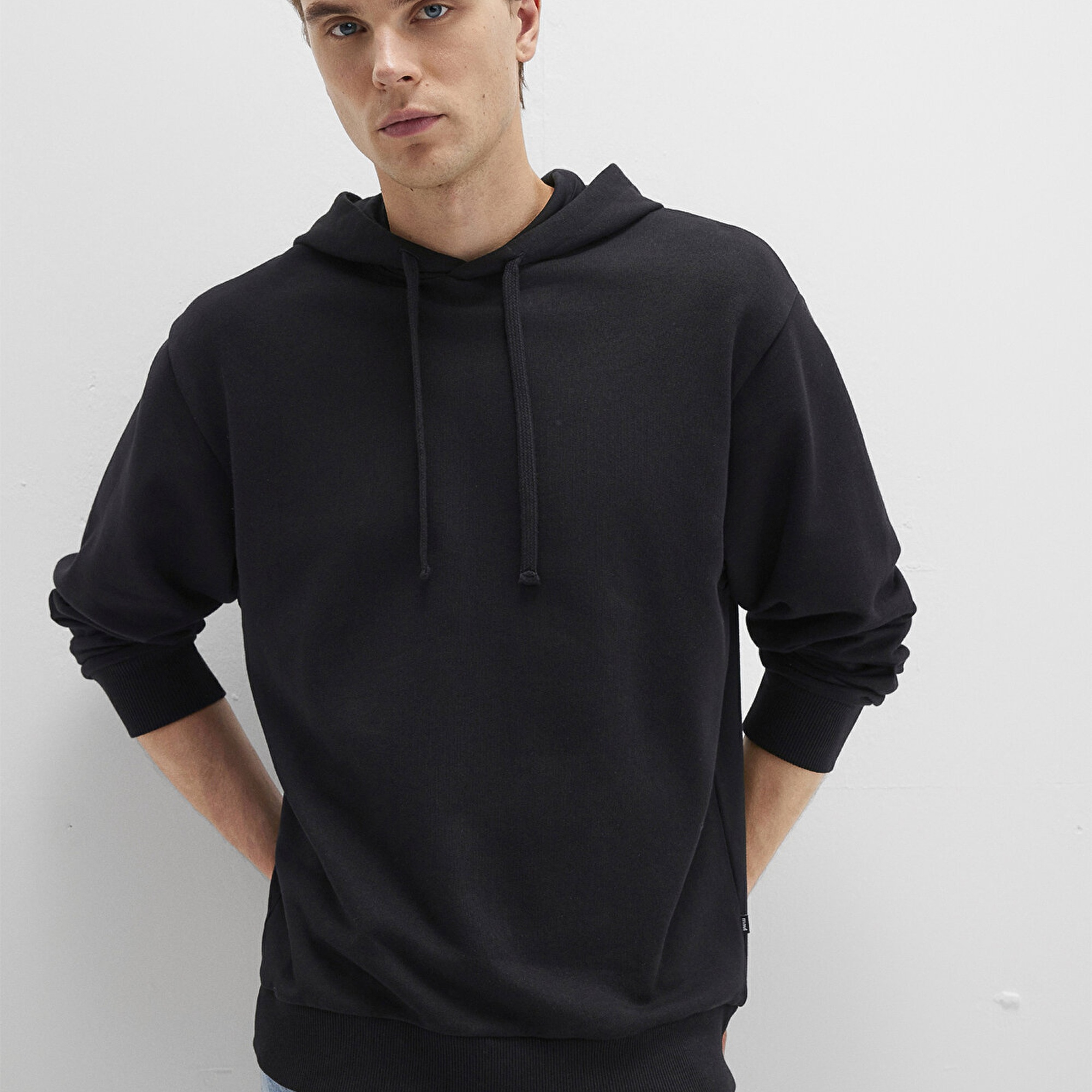 Mavi Kapüşonlu Siyah Sweatshirt 0S10417-900