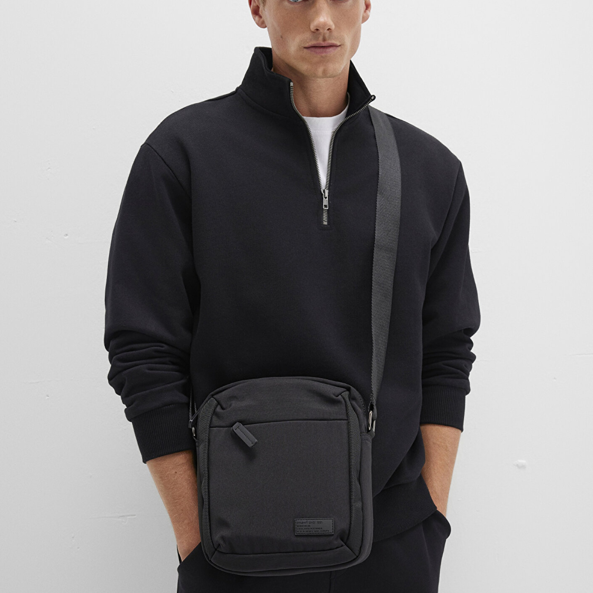 Mavi Siyah Çanta 0911951-900