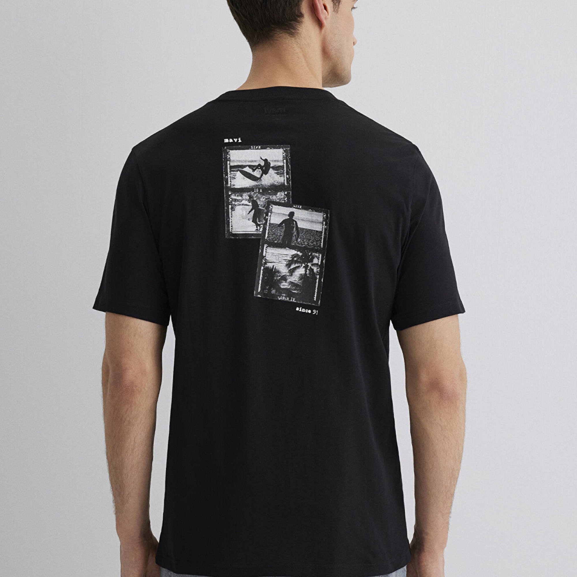 Mavi Baskılı Siyah Tişört Regular Fit / Normal Kesim 0612674-900