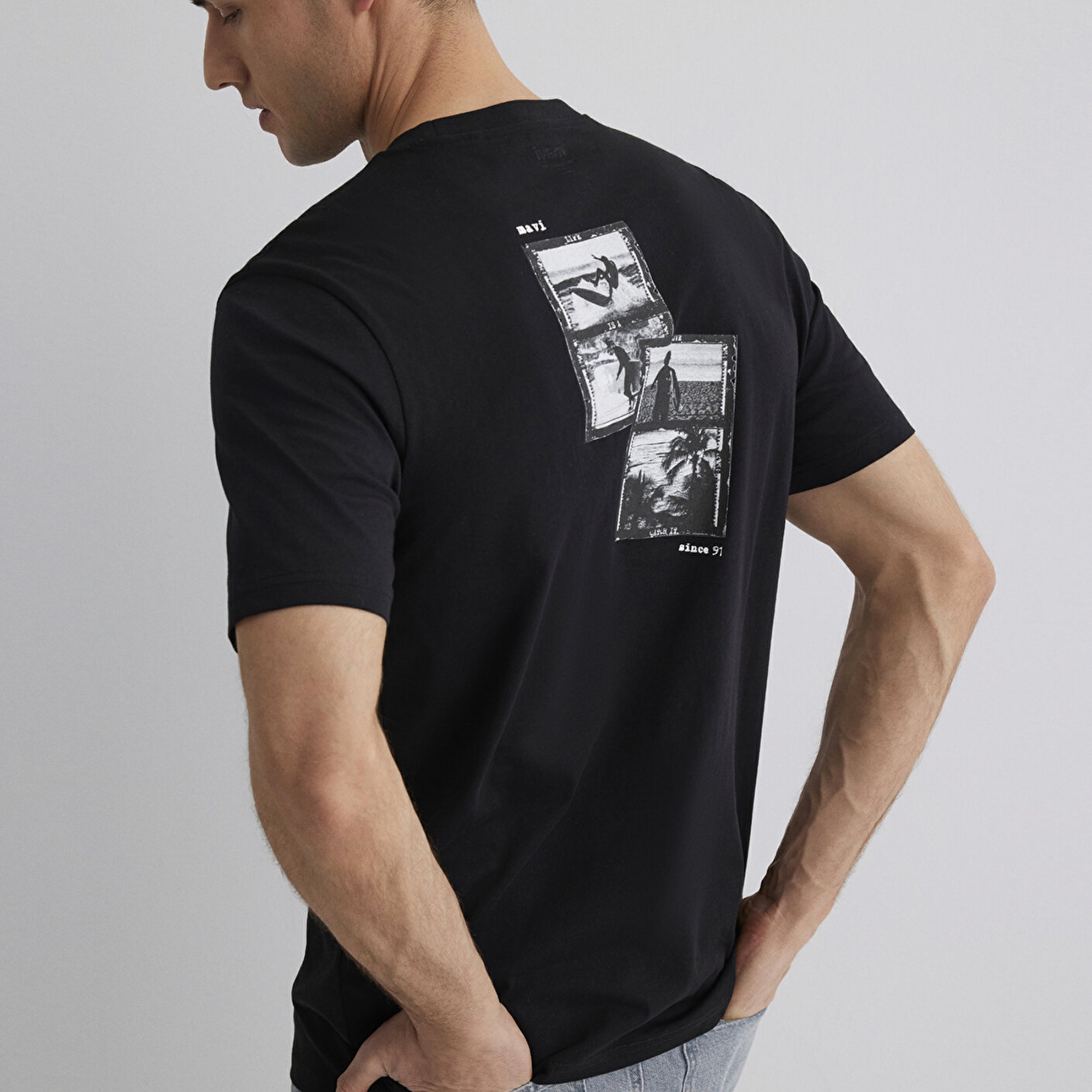 Mavi Baskılı Siyah Tişört Regular Fit / Normal Kesim 0612674-900