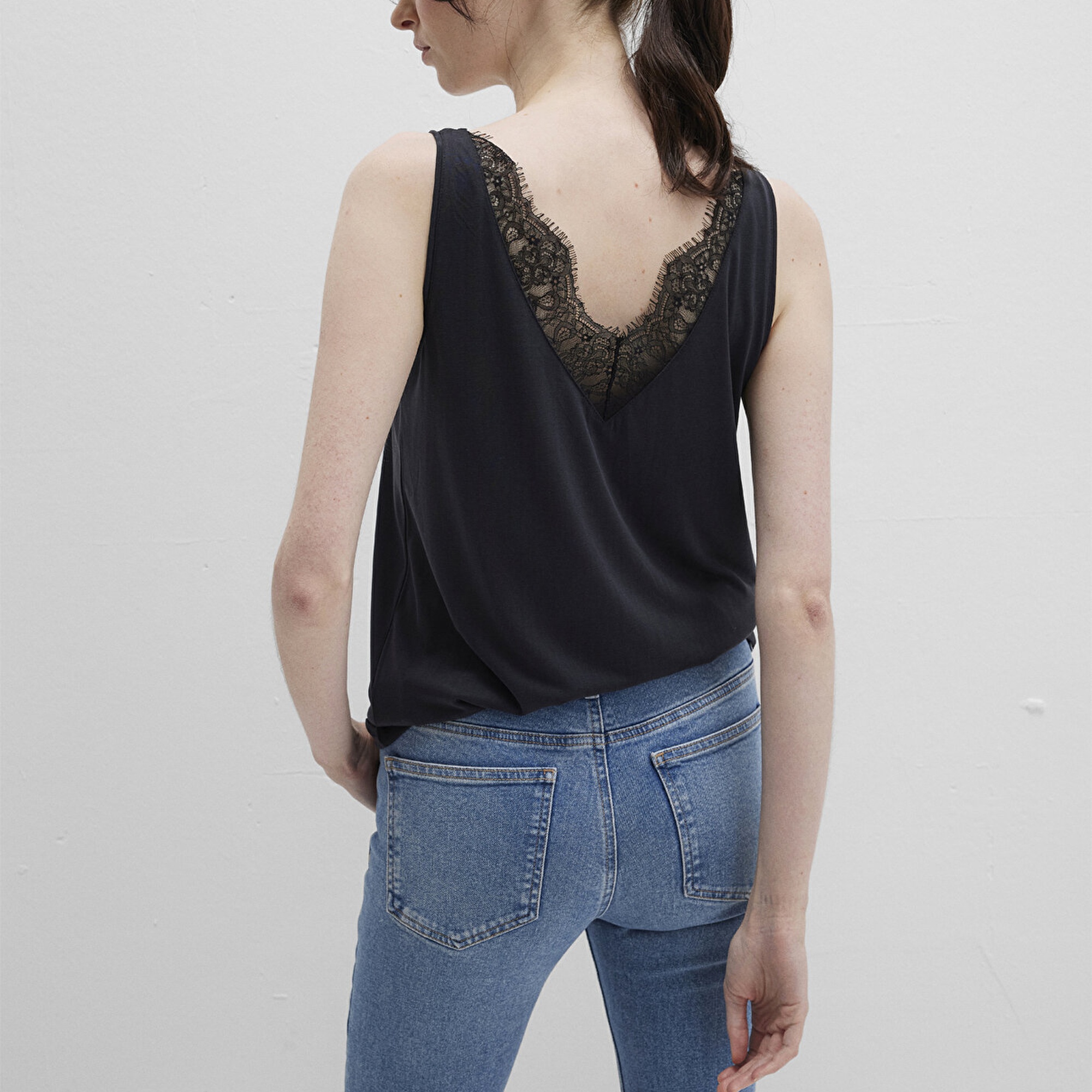 Mavi Dantel Detaylı Tencel TM Siyah Modal  Atlet Slim Fit / Dar Kesim 1613215-900