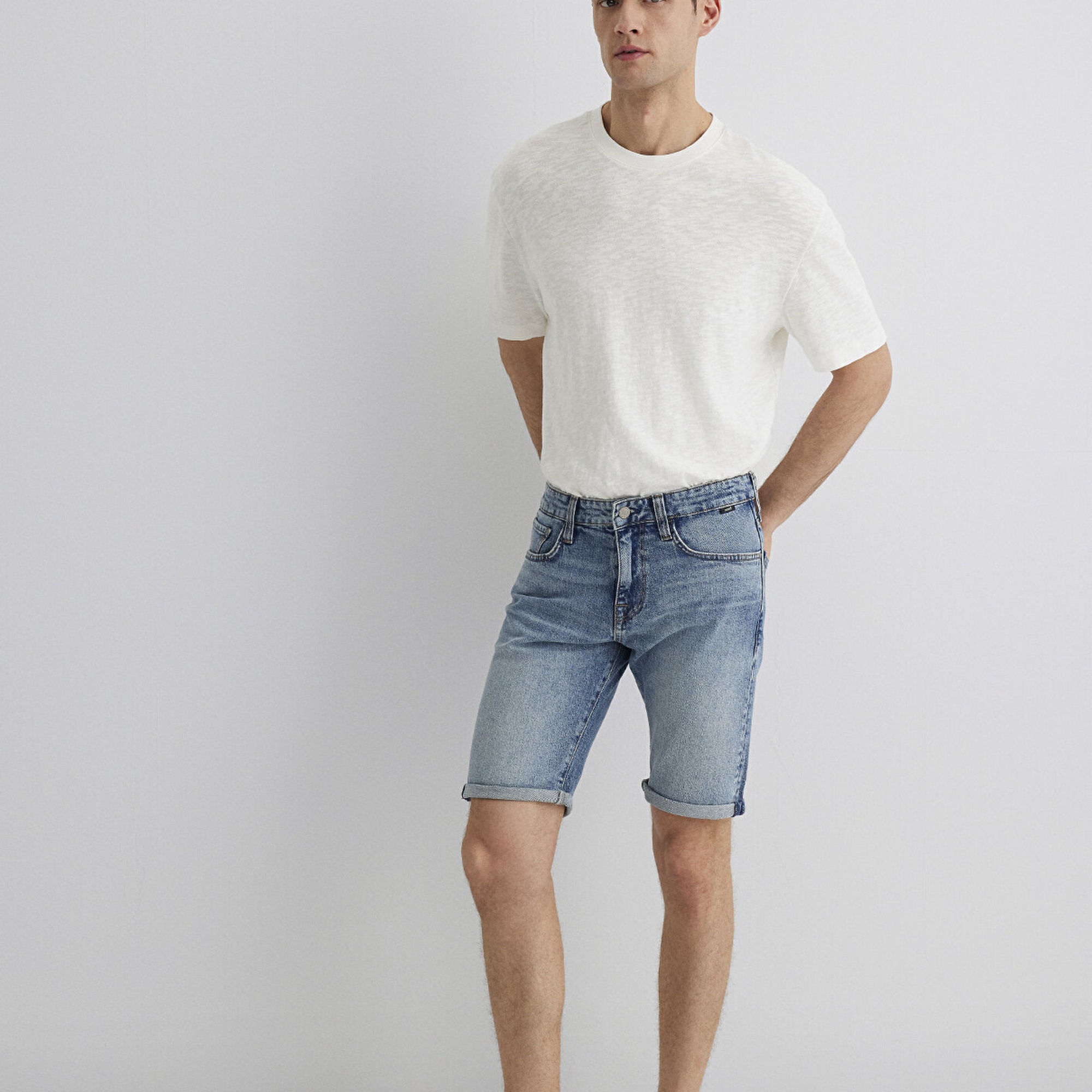 Mavi Tim Street Gölgeli Indigo Mavisi Jean Şort 0428489643