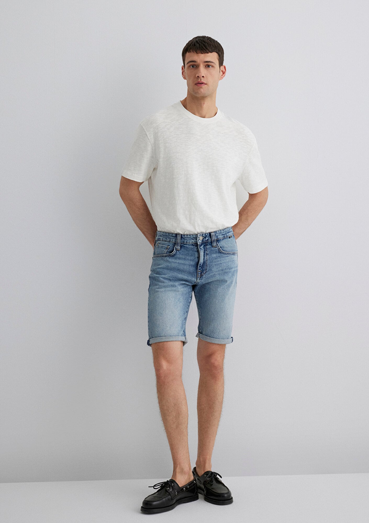  Mavi Tim Street Gölgeli Indigo Mavisi Jean Şort 0428489643