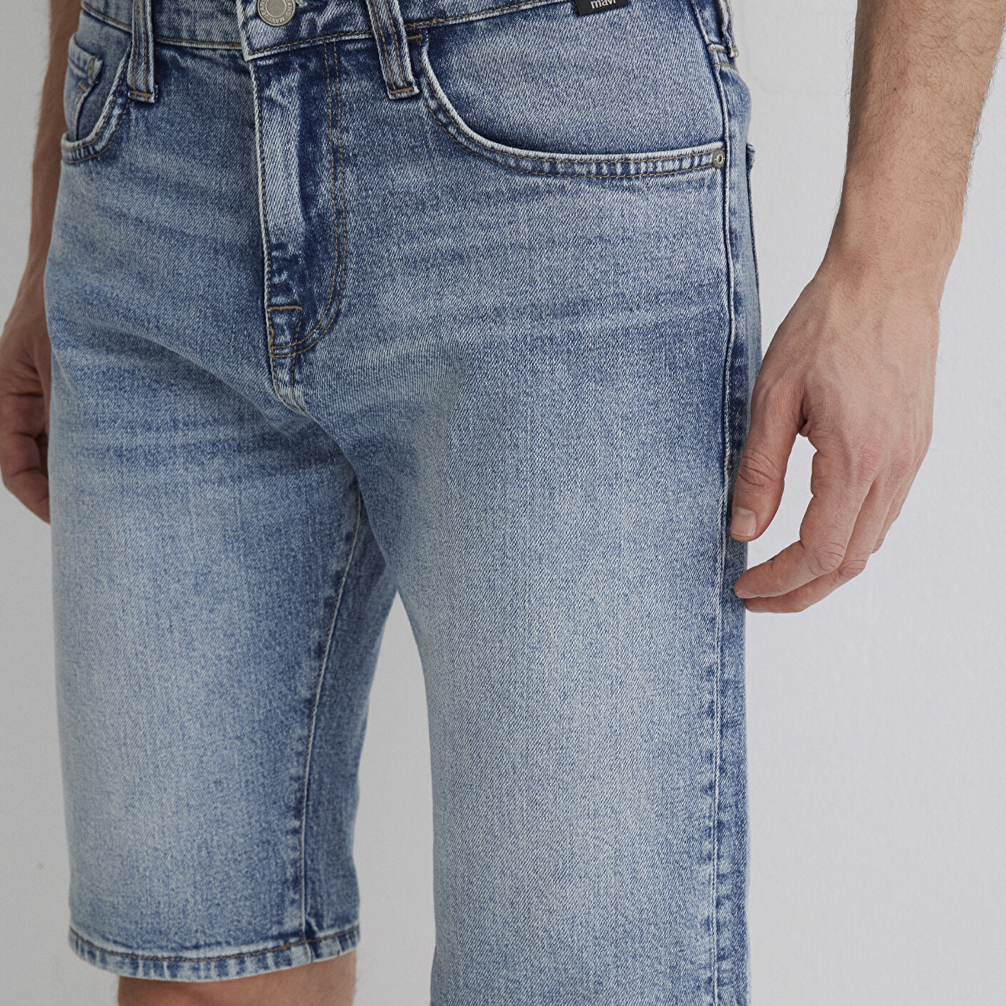 Mavi Tim Street Gölgeli Indigo Mavisi Jean Şort 0428489643