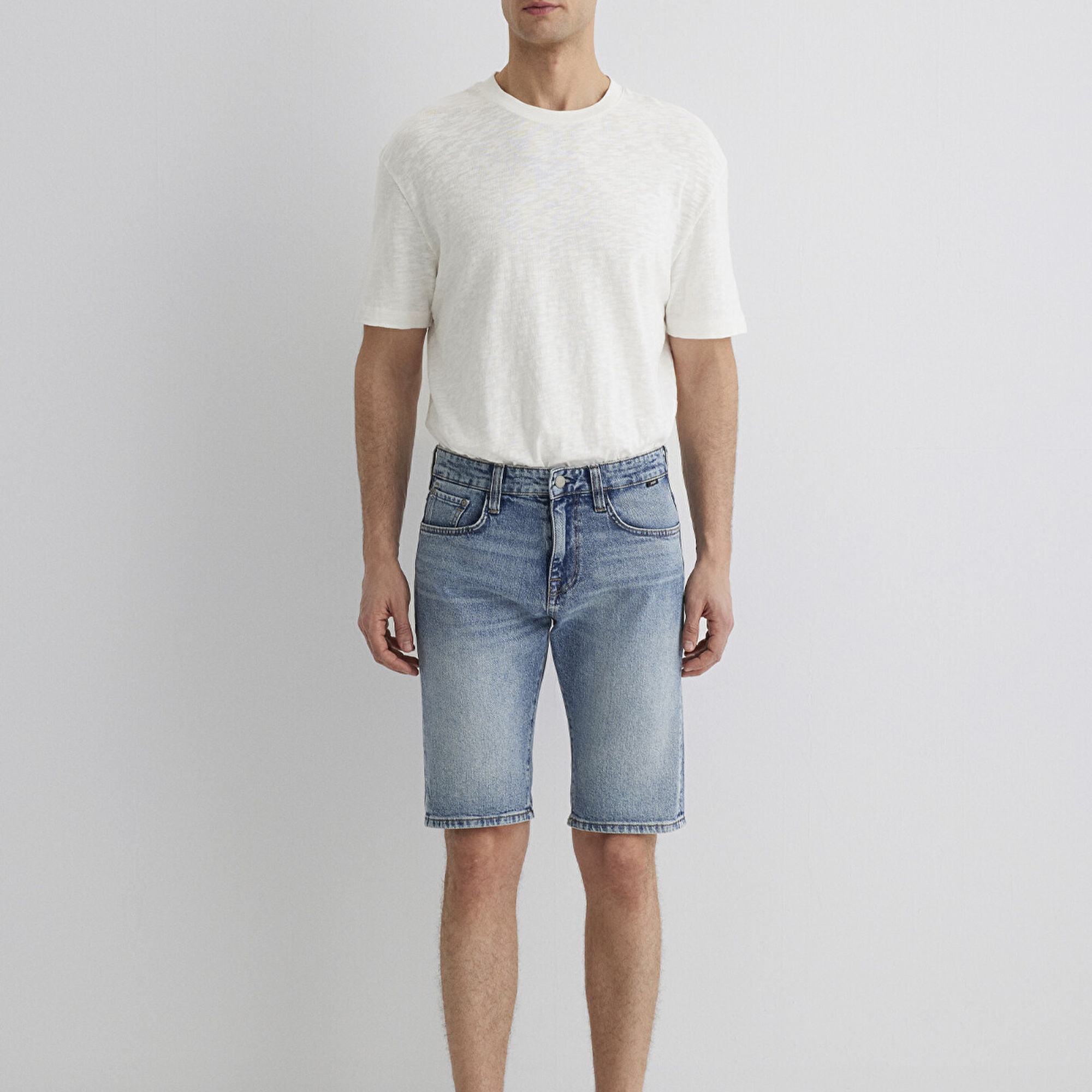 Mavi Tim Street Gölgeli Indigo Mavisi Jean Şort 0428489643