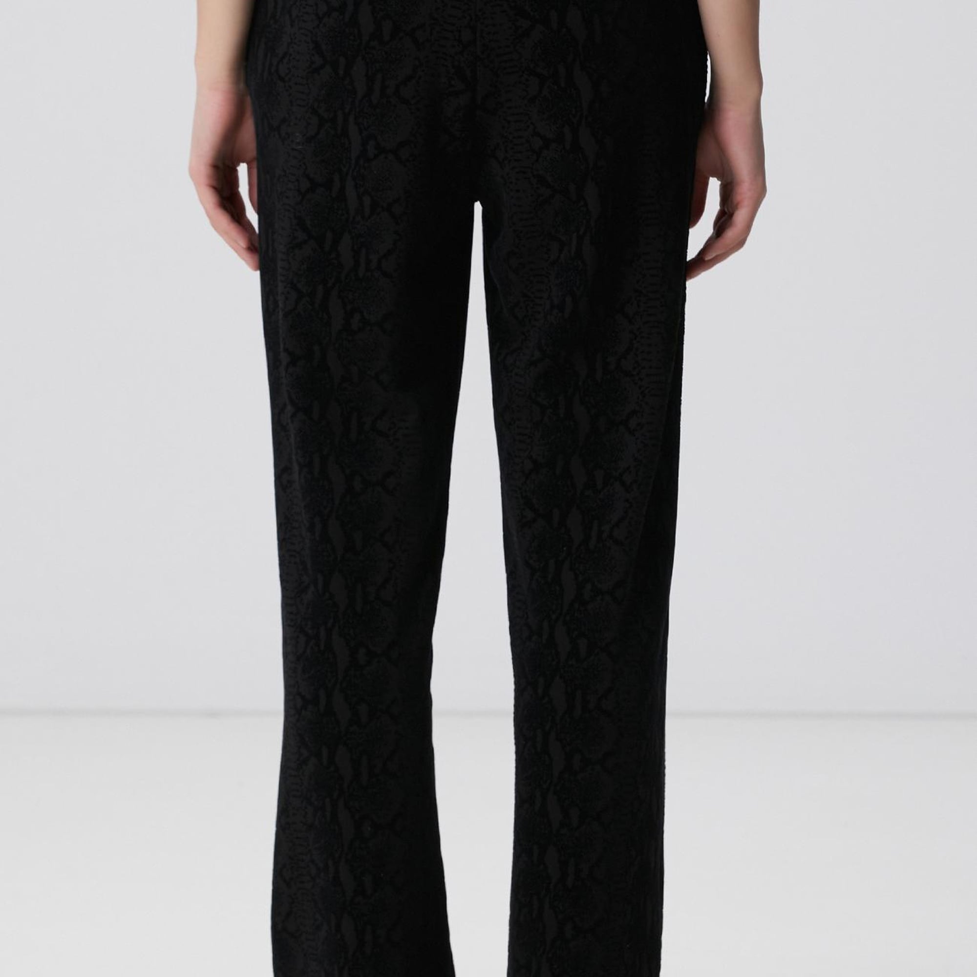 Network Kadın Siyah Baskılı Eşofman