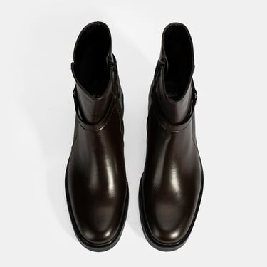  Kadın Kahve Metal Toka Detaylı Fermuarlı Deri Bot