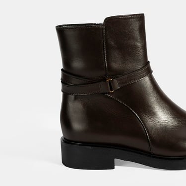  Kadın Kahve Metal Toka Detaylı Fermuarlı Deri Bot