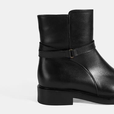  Kadın Siyah Metal Toka Detaylı Fermuarlı Deri Bot