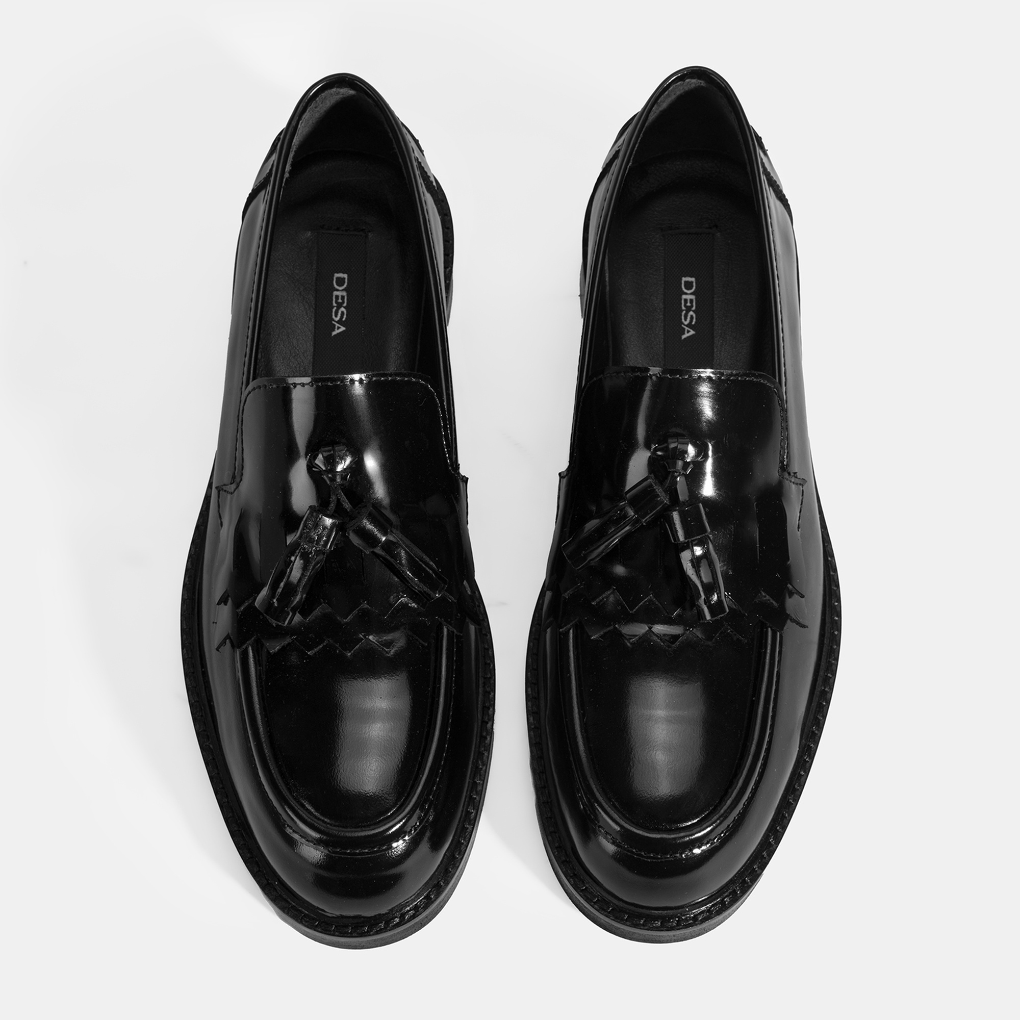 Kadın Siyah Püskül Detaylı Deri Loafer