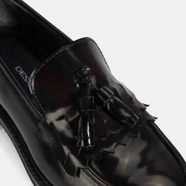  Kadın Bordo Püskül Detaylı Deri Loafer