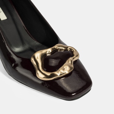  Kadın Bordo Metal Toka Aksesuarlı Rugan Topuklu Ayakkabı