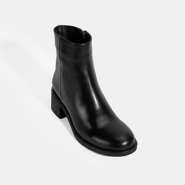  Kadın Siyah Fermuarlı Topuklu Deri Bot