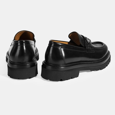  Erkek Siyah Metal Toka Detaylı Deri Loafer