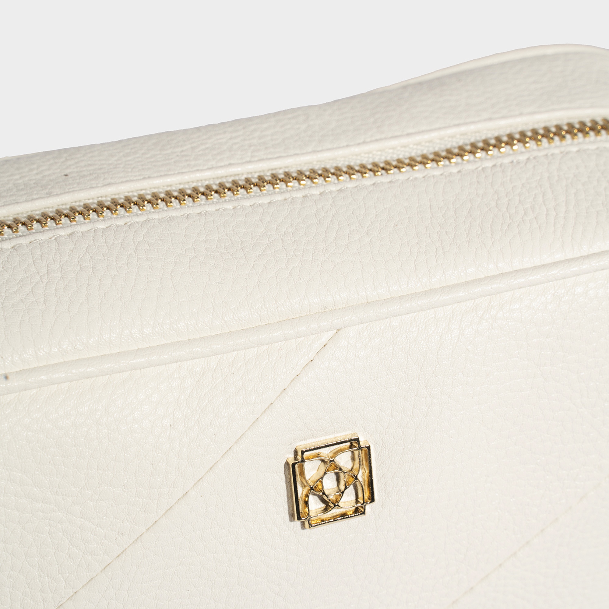 Kadın Beyaz Postacı Çantası