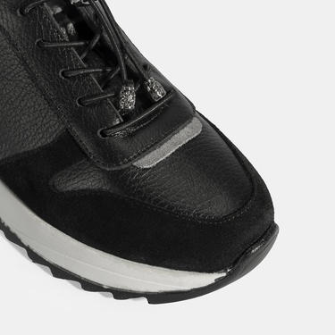  Kadın Siyah Bağcıklı Deri Spor Ayakkabı