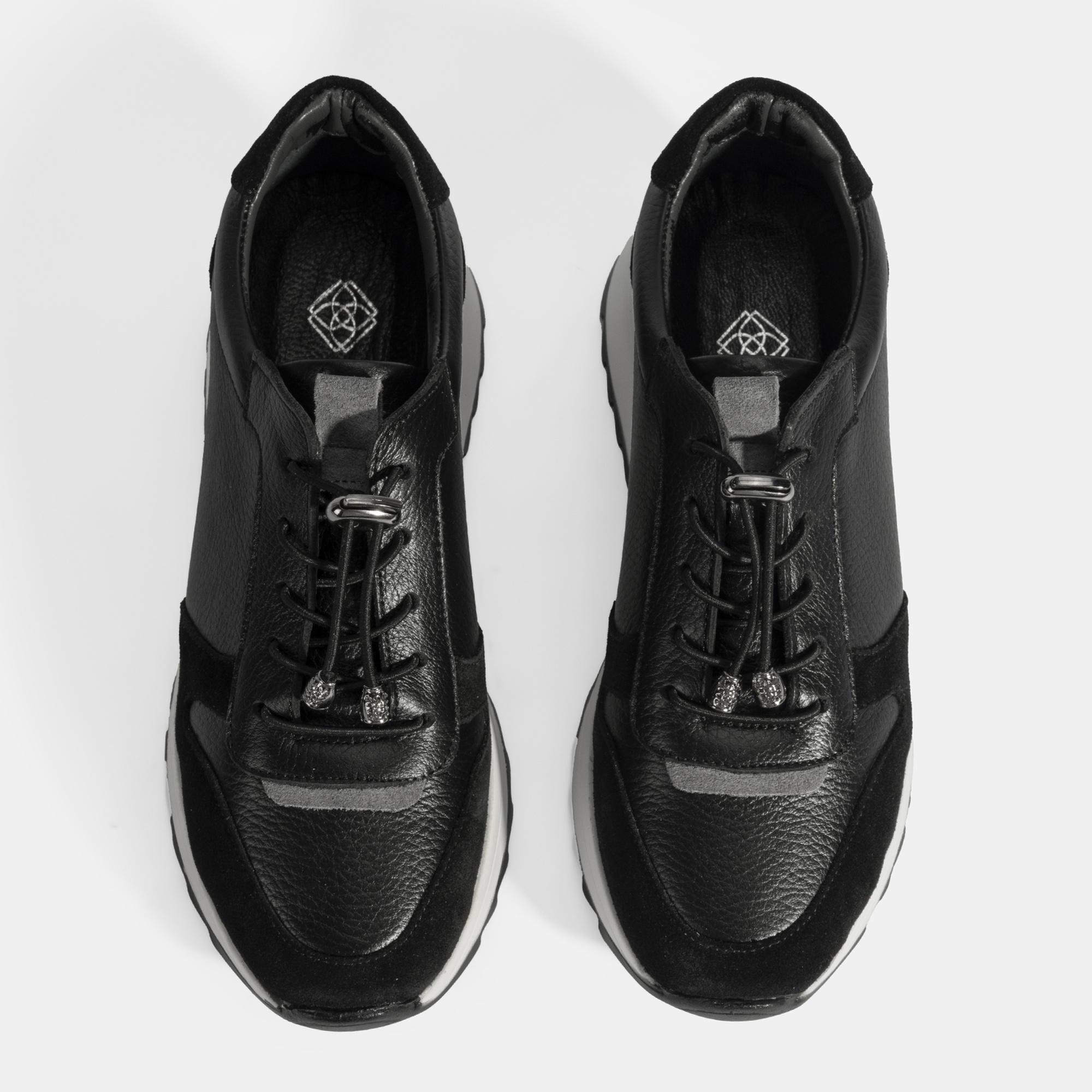 Kadın Siyah Bağcıklı Deri Spor Ayakkabı