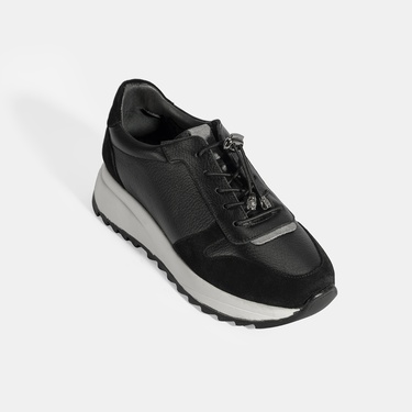  Kadın Siyah Bağcıklı Deri Spor Ayakkabı