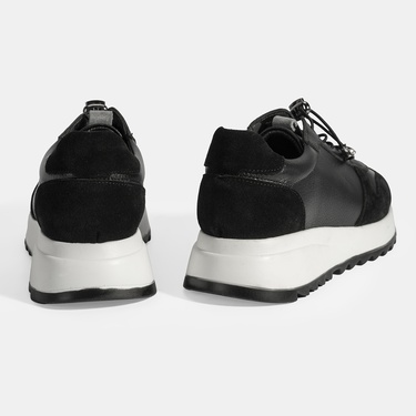  Kadın Siyah Bağcıklı Deri Spor Ayakkabı