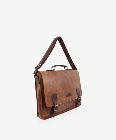  YARGICI Kapaklı Deri Laptop Çantası