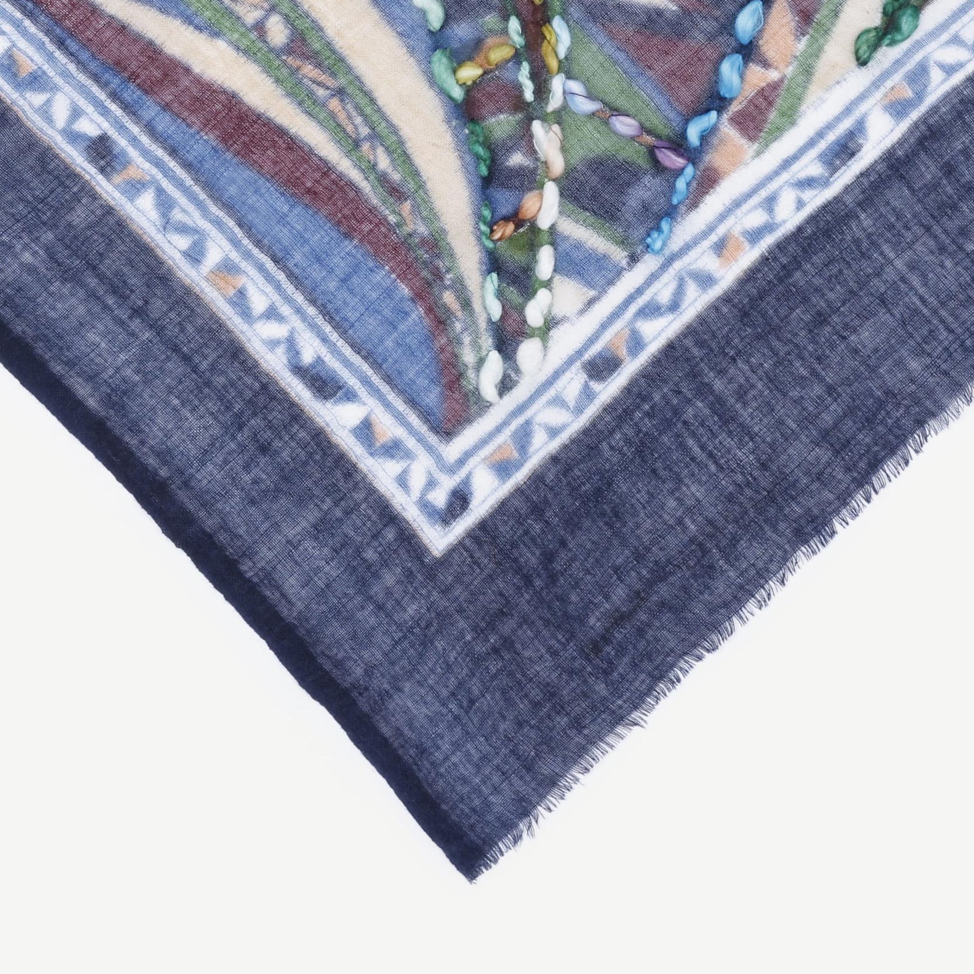 YARGICI Nakış İşlemeli Yün Şal