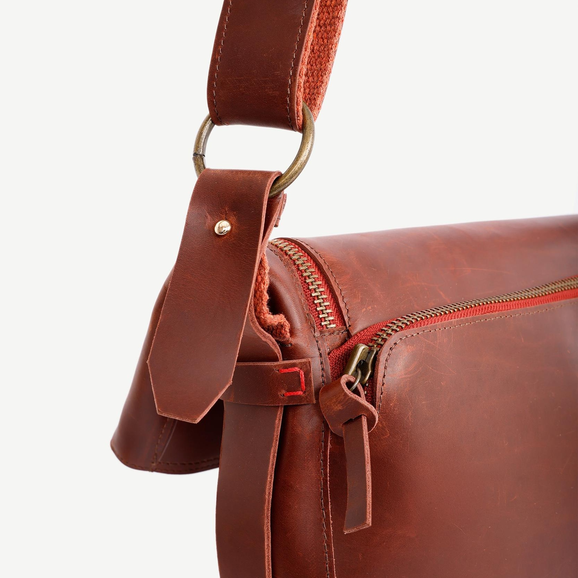 YARGICI Katlamalı Deri Omuz Çantası