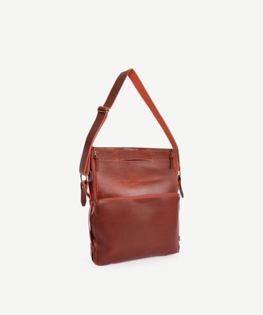  YARGICI Katlamalı Deri Omuz Çantası