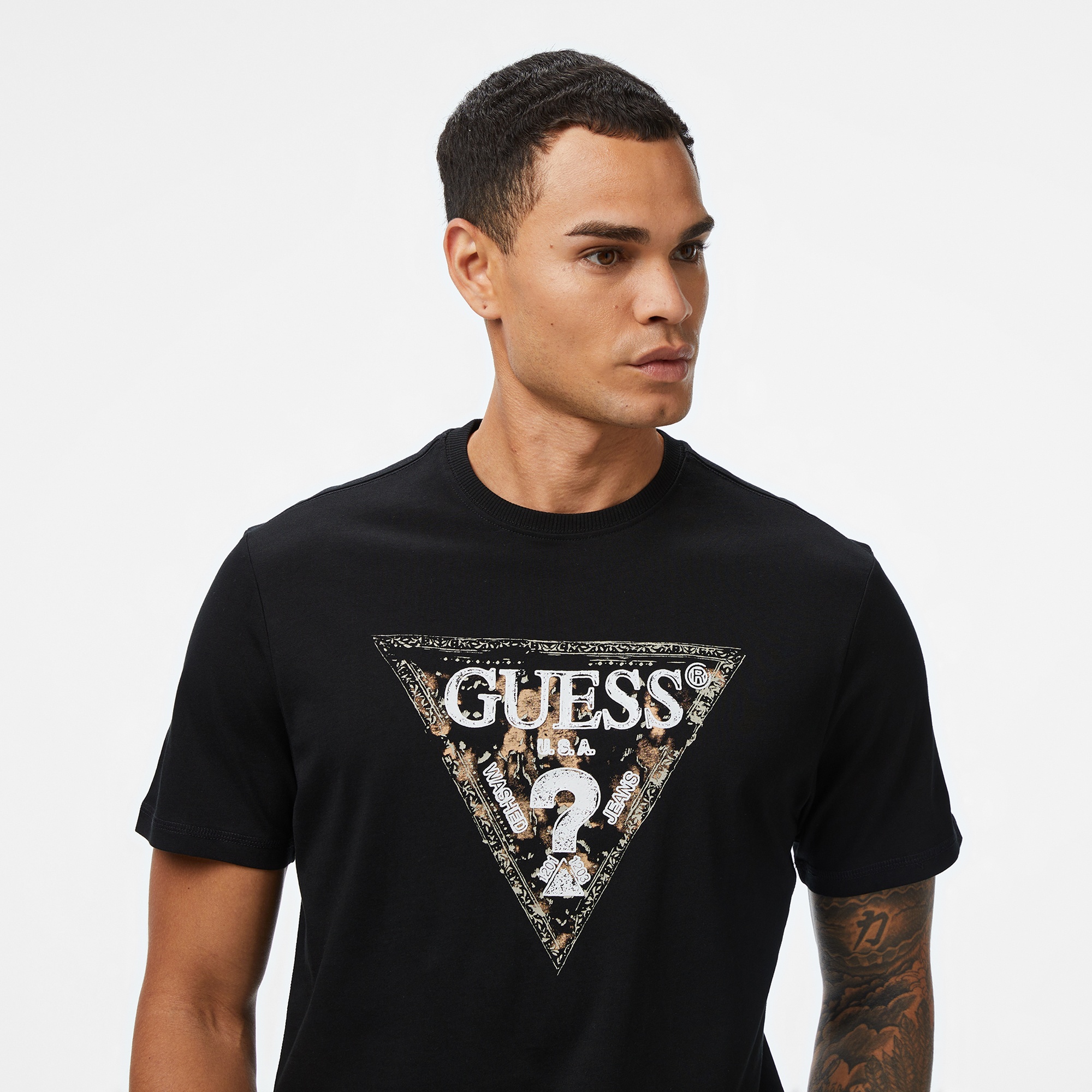 Guess Triangle Regular Fit Erkek Siyah T-Shirt
