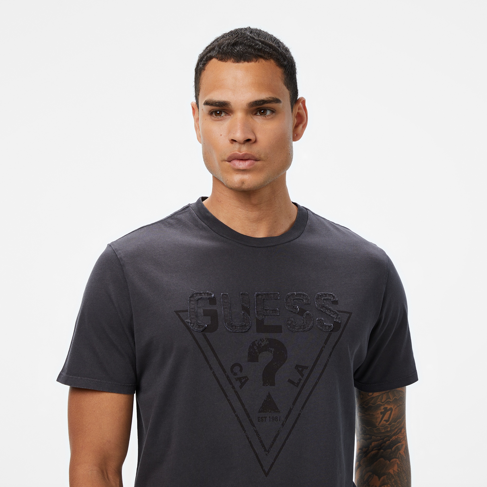 Guess Embroid Regular Fit Erkek Siyah T-Shirt