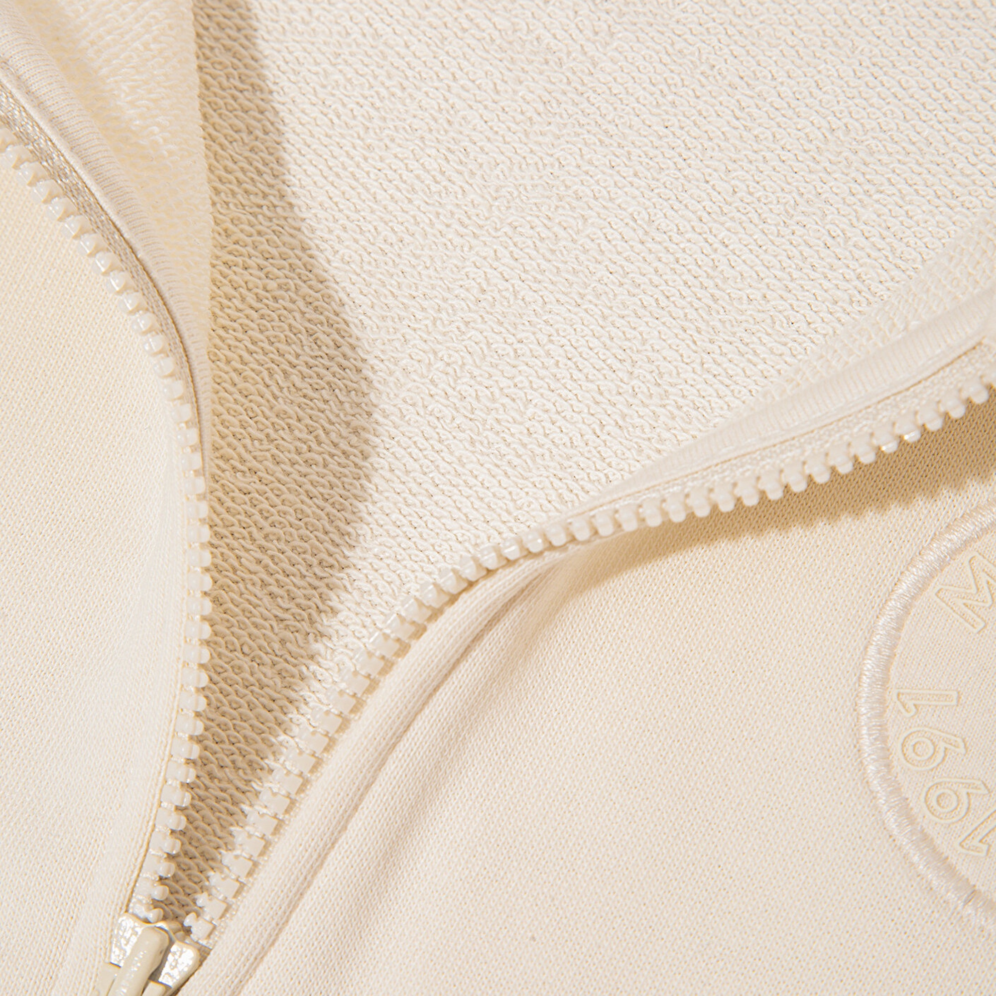 Mavi Mavi Patch Logo Fermuarlı Ecru Sweatshirt 7S10144-70072