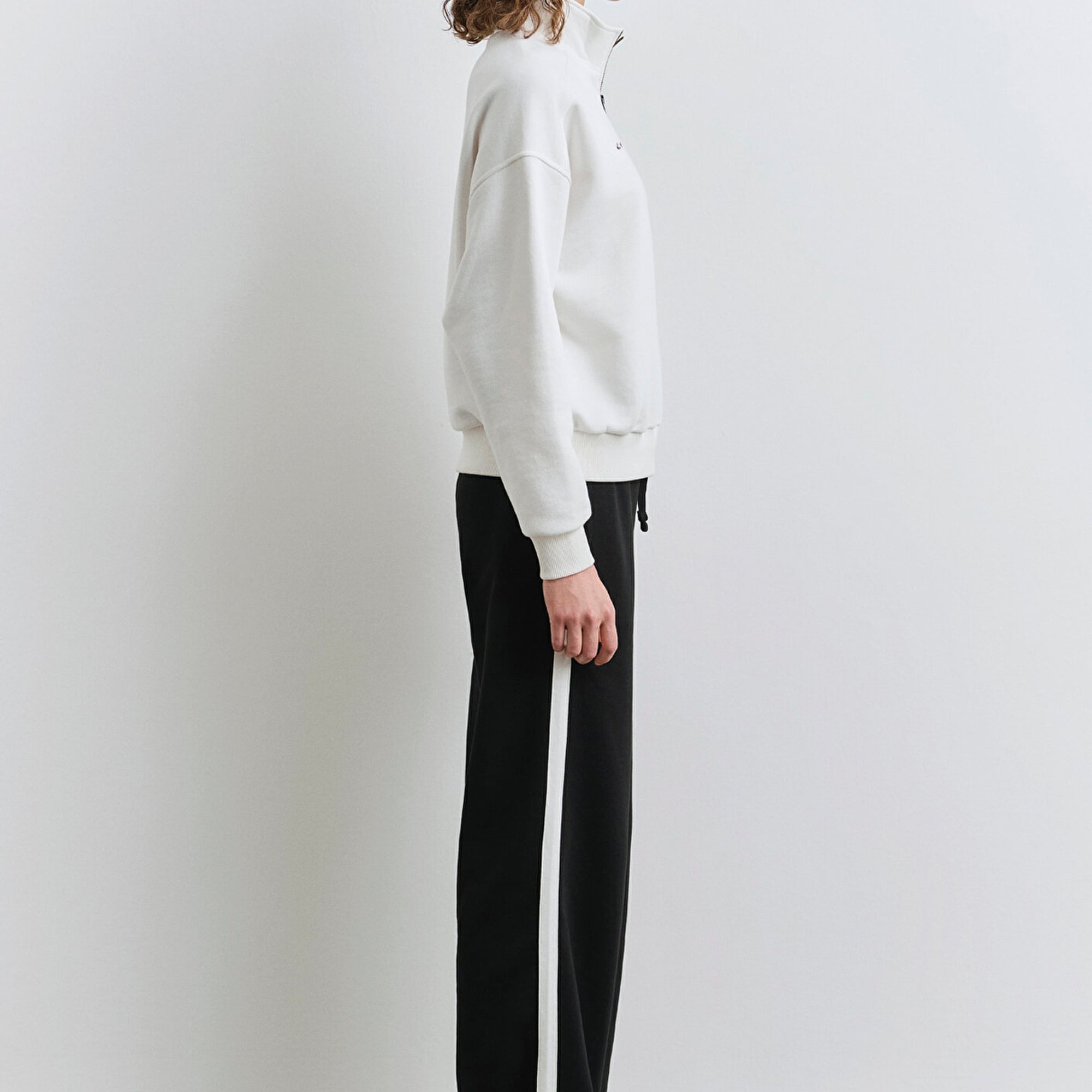 Mavi Mavi Logo Baskılı Yarı Fermuarlı Ekru Sweatshirt 1S10373-70057