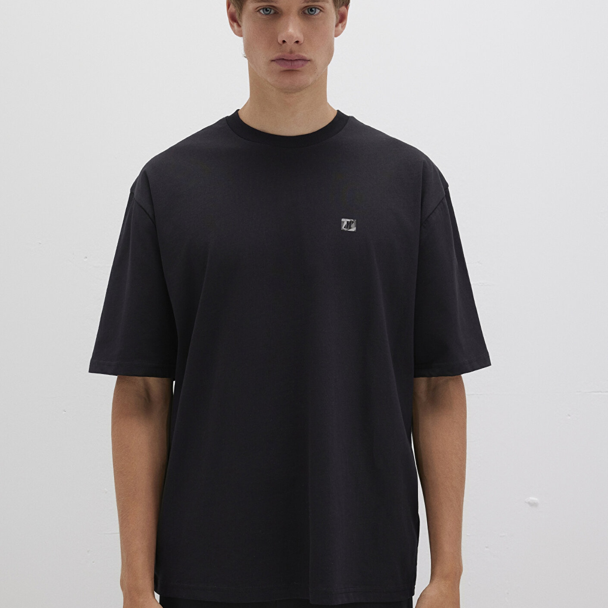 Mavi Pro Baskılı Siyah Tişört Relaxed Fit / Rahat Kesim 0613090-900