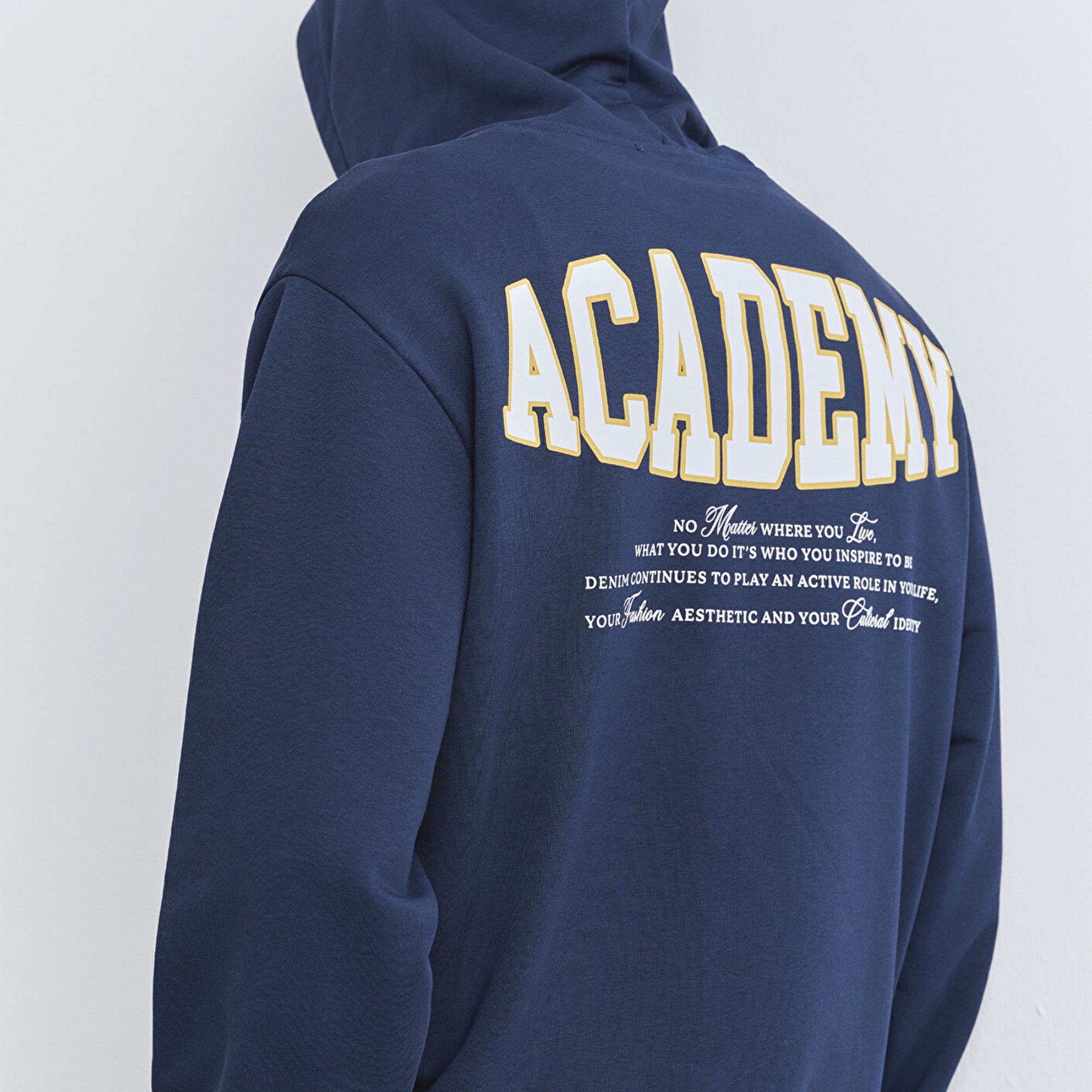 Mavi Sırt Baskılı Kapüşonlu Lacivert Sweatshirt 0S10375-89353